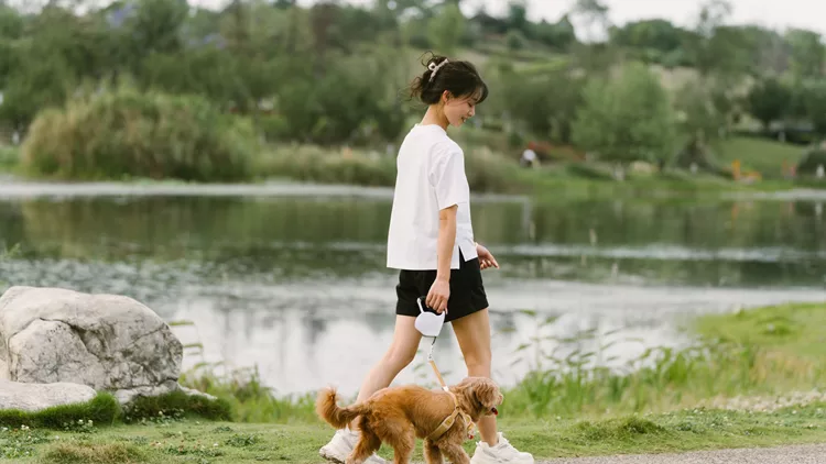 γυναίκα στη φύση