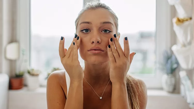 σημάδια στο πρόσωπο