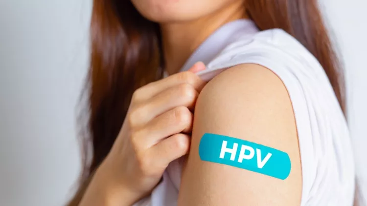 Έφηβη που έχει κάνει εμβόλιο HPV