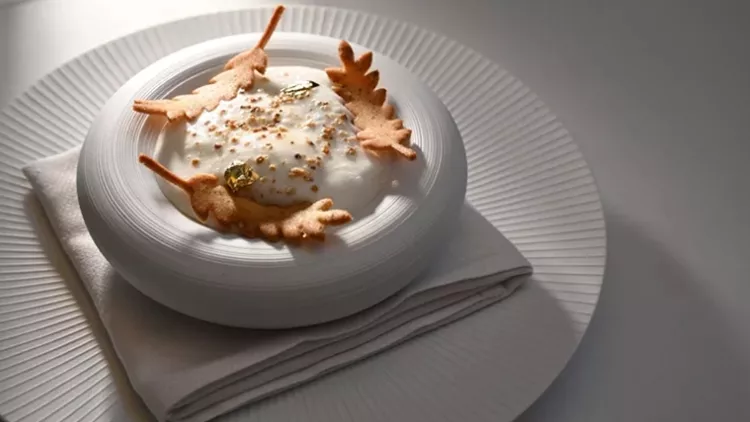 χρυσοι σκουφοι