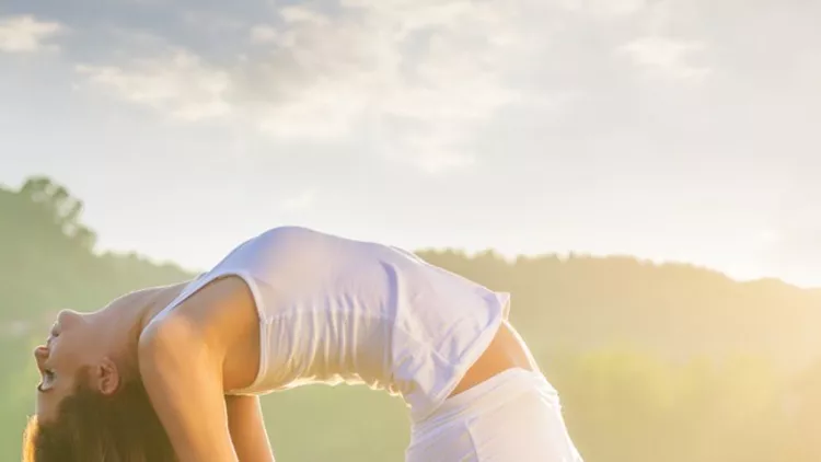 γυναίκα γιόγκα yoga υγεία ευεξία