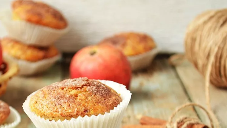 apple-cinnamon-muffins-picture-id531022963