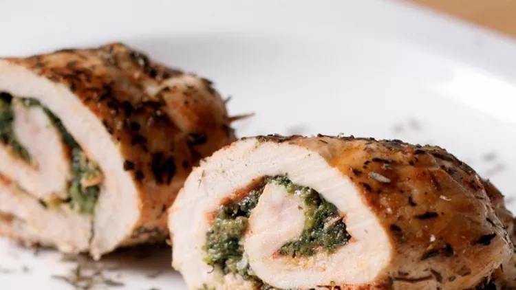 chicken-breast-with-spinach-stuffing-picture-id172991456