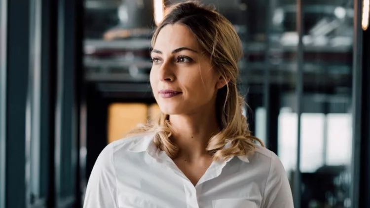 thoughtful-businesswoman-looking-away-picture-id934661982