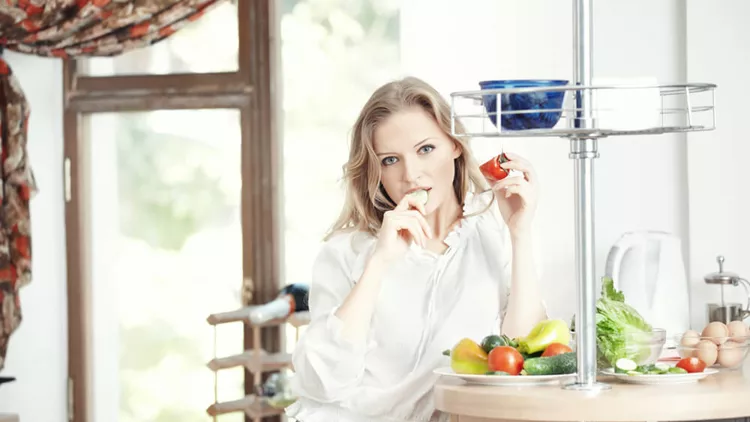woman-salad