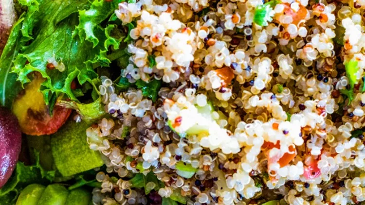 quinoa-bowl-picture-id616251658