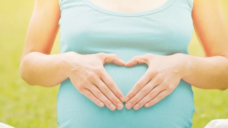 γυναίκα έγκυος εγκυμοσύνη υγεία βιταμίνη D ήλιος