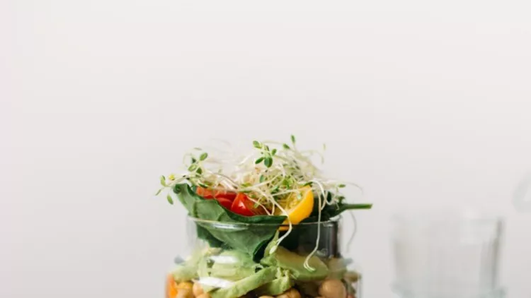 salad-in-glass-jar-with-chickpea-picture-id1035639096