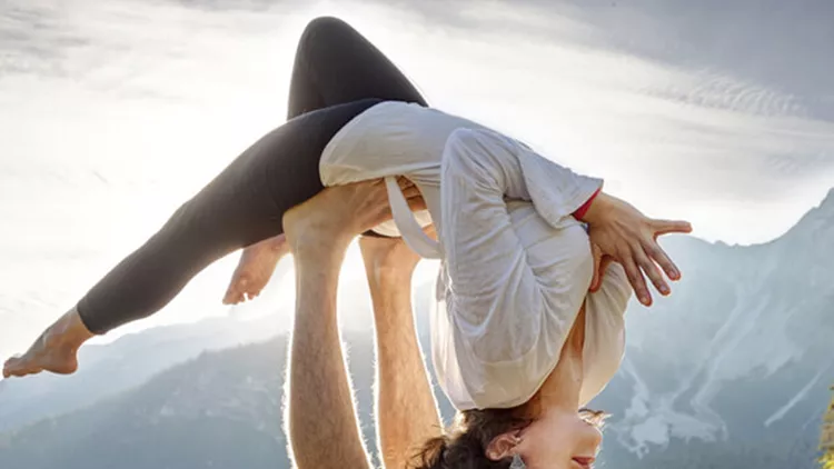acro-yoga