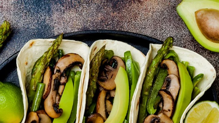 grilled-portobello-asparagus-bell-peppers-green-beans-fajitas-poblano-picture-id808548086
