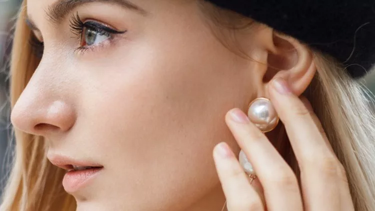 σκουλαρίκια γυναίκα piercing υγεία