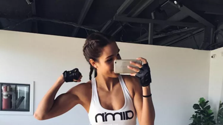 kayla-itsines-facts