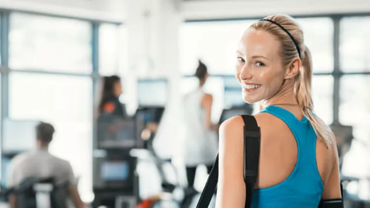 fit γυναίκα γυμναστήριο