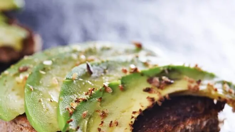 avocado-quinoa-toast