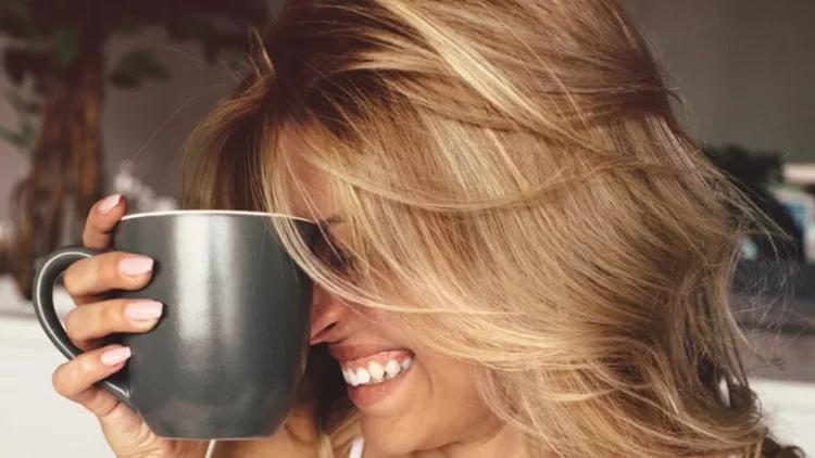 coffee-in-bed-picture-id963241202
