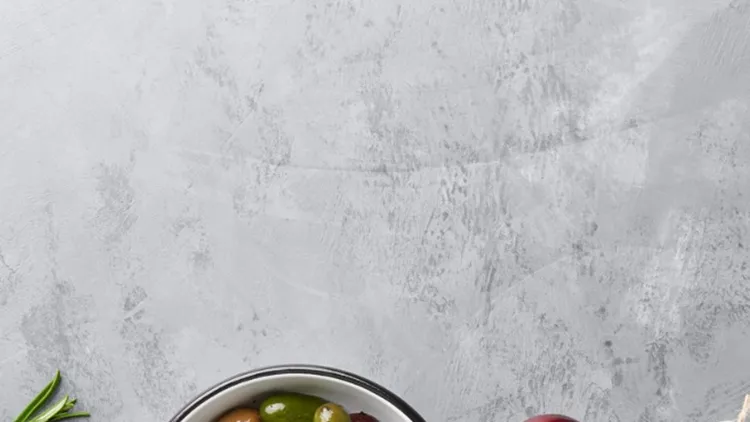 greek-salad-main-ingredients-picture-id643139976