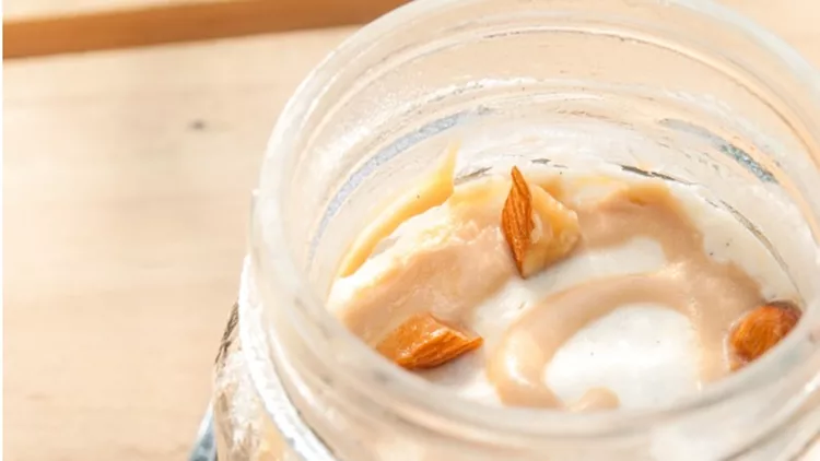 delicious-banoffee-in-mason-jar-picture-id491873909 (1)