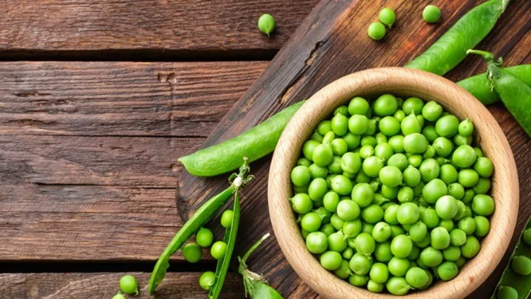 green-peas-picture-id692622154