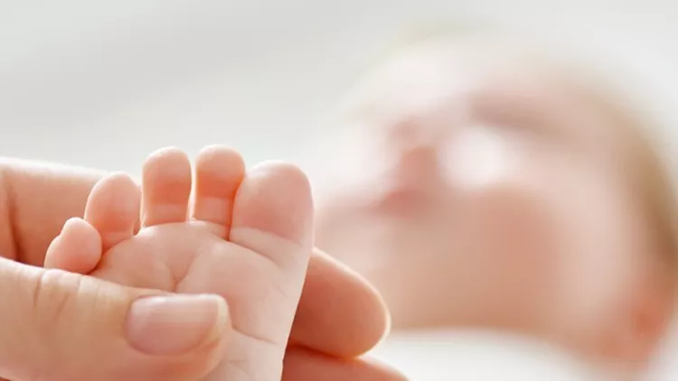 μωρό παιδίατρος νεογέννητο εξέταση μαμά