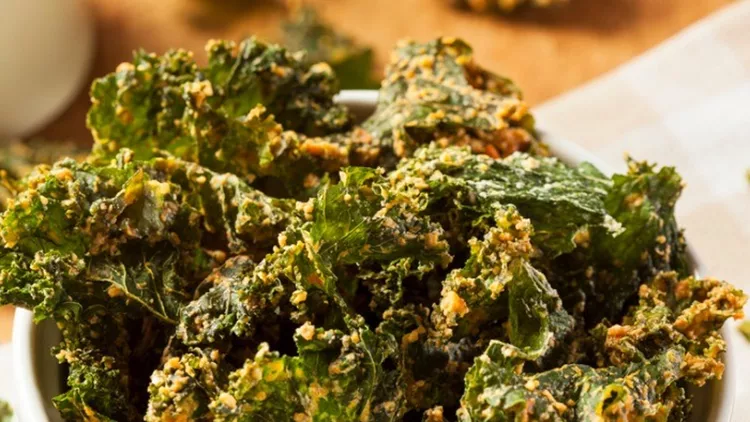 homemade-green-kale-chips-picture-id518525485