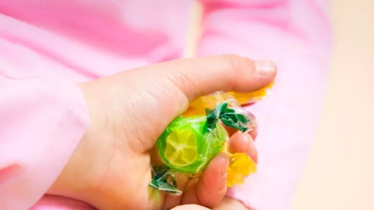 παιδί κλέβει