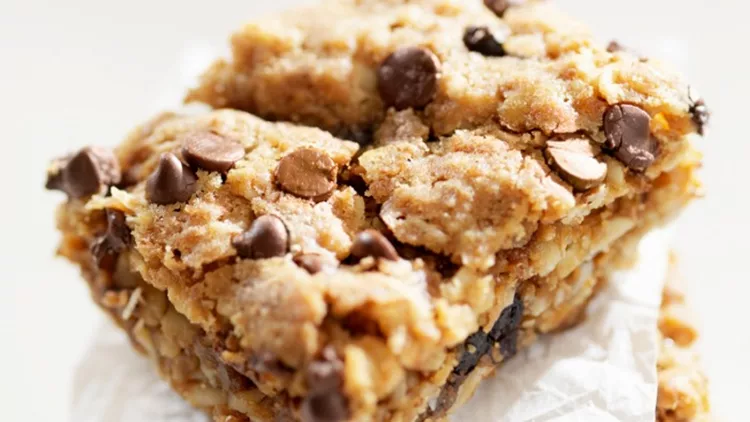 gluten-free-chocolate-chip-dessert-squares-picture-id154925469