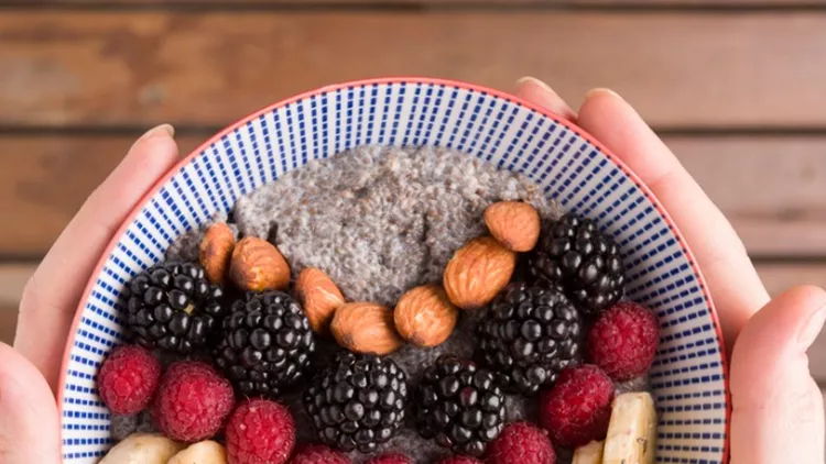 smoothie-bowl-with-berries-banana-almonds-and-chia-seeds-picture-id1024432092