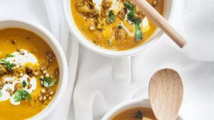 Soupe-carottes-roties-tahini