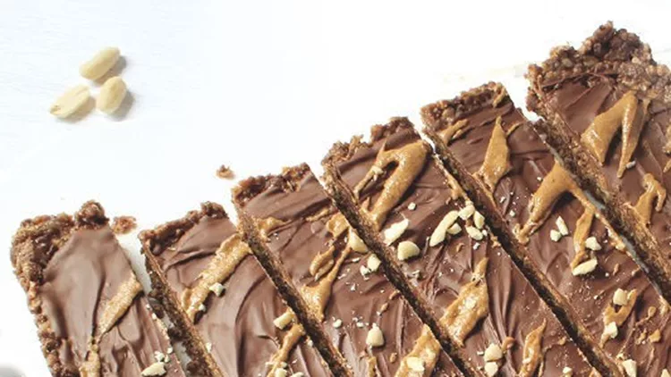 peanut-butter-and-chocolate-oatmealbars