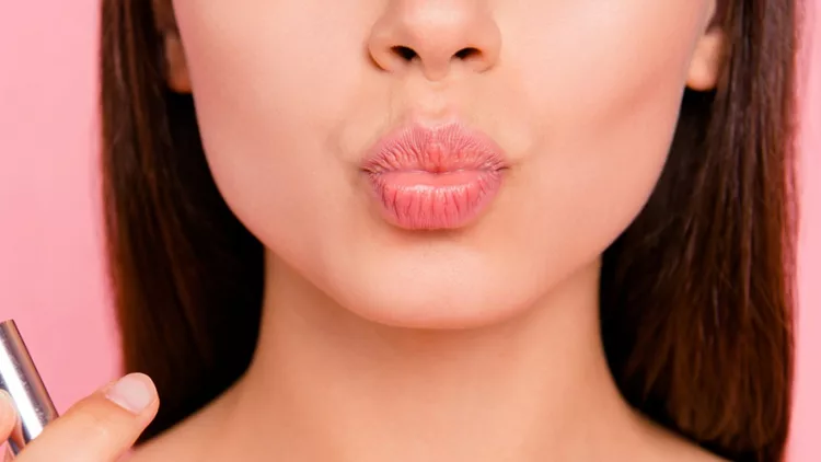 cropped-close-up-photo-of-gorgeous-tender-lovely-she-her-girl-with-picture-id1097823718 (1)