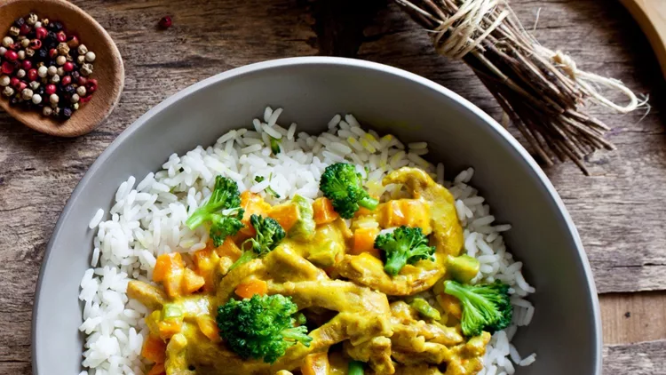 homemade-bowls-of-pork-and-broccoli-stir-fry-picture-id916839882