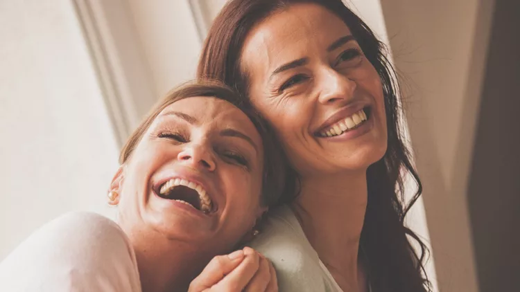 women-having-fun-time-at-home-picture-id1086847356