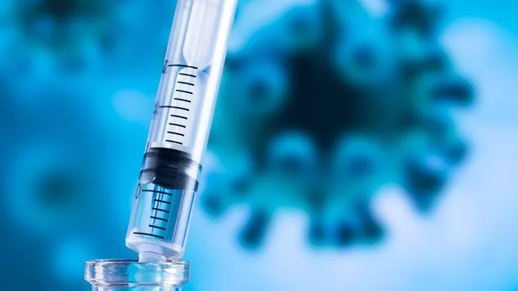 coronavirus-covid19-vaccine-picture-id1289951048