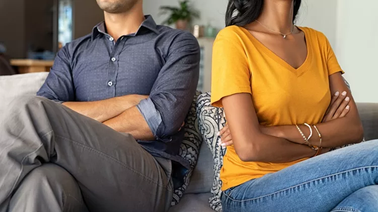 frustrated-couple-having-marriage-problems-picture-id1223342991