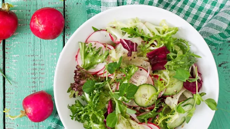 7 tips για νόστιμες και ελαφριές σαλάτες, χωρίς πολλές θερμίδες και λιπαρά!