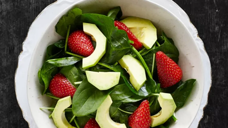 strawberry-and-avocado-spinach-salad-picture-id698757548