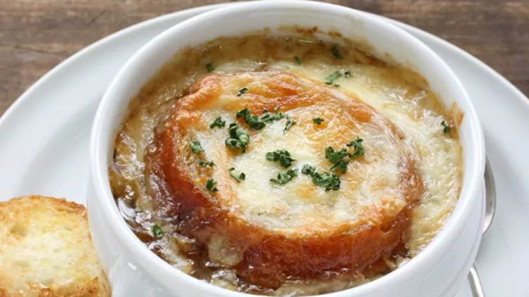 french-onion-gratin-soup-picture-id601123554