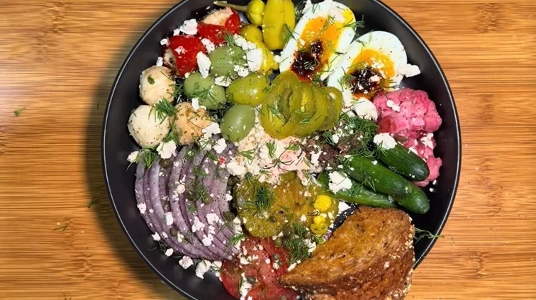 "Savory Girl": Το αλμυρό πιάτο που έγινε trend και πώς να το φτιάξεις σωστά