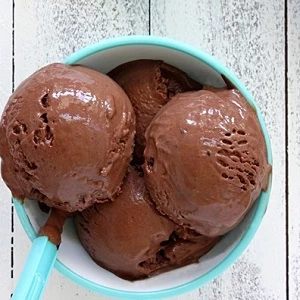 Παγωτό σοκολάτας από γιαούρτι, με λίγες θερμίδες