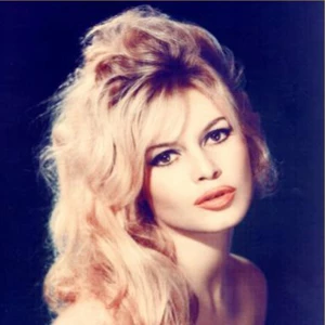 Τέλειο cat-eye μακιγιάζ στα μάτια σε 10 βήματα