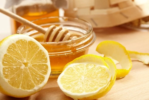 Χυμός λεμονιού με μέλι