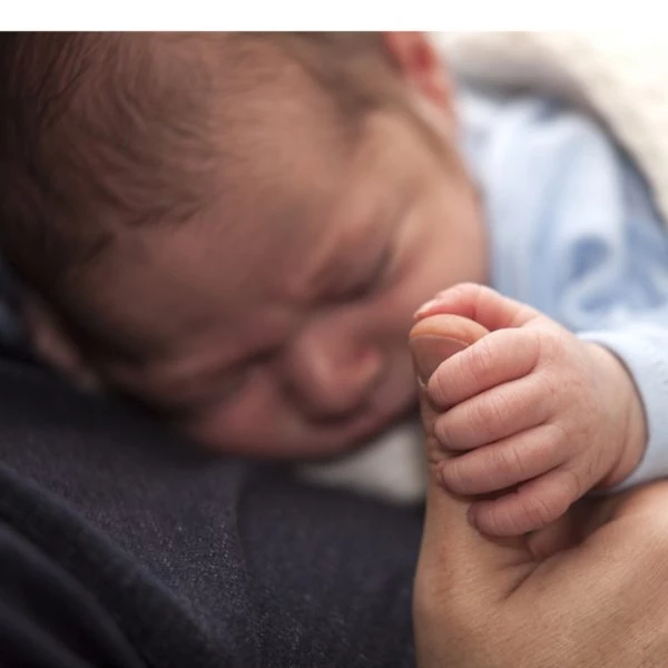 Εναλλακτική θεραπεία για τους κολικούς του μωρού; Ο βελονισμός «γιατρεύει» - εικόνα 1