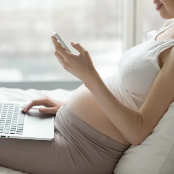 Aεροπορικό ταξίδι σε προχωρημένη εγκυμοσύνη: Να το κάνεις; - εικόνα 1