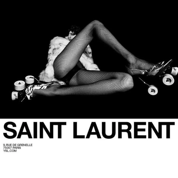 ΦΩΤΟ: Θύελλα αντιδράσεων για την ανοιξιάτικη καμπάνια του οίκου Saint Laurent που θεωρείται ότι υποβαθμίζει τις γυναίκες - εικόνα 2