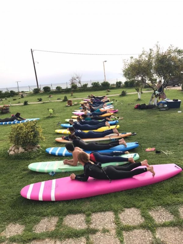 Shape Tested: Πήγα σε 3ήμερο surf camp στην Ελλάδα και να γιατί ΠΡΕΠΕΙ να το κάνεις κι εσύ! (Αποστολή: Ζαχάρω 5-0) - εικόνα 3