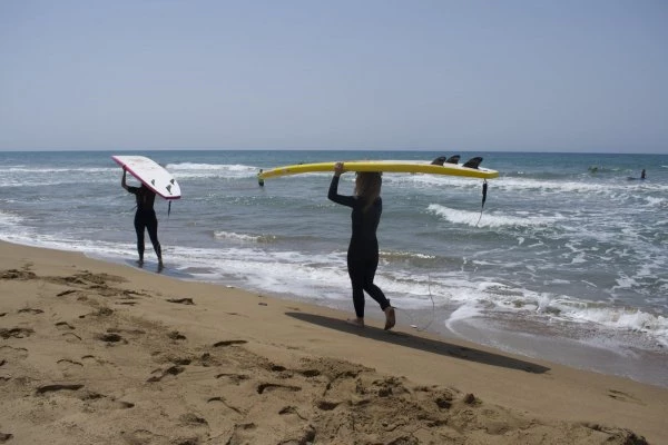 Shape Tested: Πήγα σε 3ήμερο surf camp στην Ελλάδα και να γιατί ΠΡΕΠΕΙ να το κάνεις κι εσύ! (Αποστολή: Ζαχάρω 5-0) - εικόνα 2