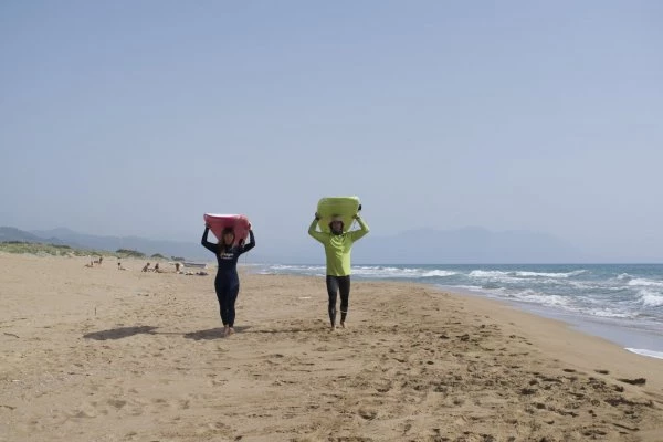 Shape Tested: Πήγα σε 3ήμερο surf camp στην Ελλάδα και να γιατί ΠΡΕΠΕΙ να το κάνεις κι εσύ! (Αποστολή: Ζαχάρω 5-0) - εικόνα 5