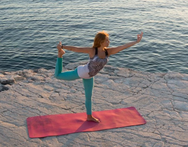 #ShapePeople: Η Αλεξάνδρα Ρίζου μοιράζεται μαζί μας την αγάπη της για τη yoga - εικόνα 1